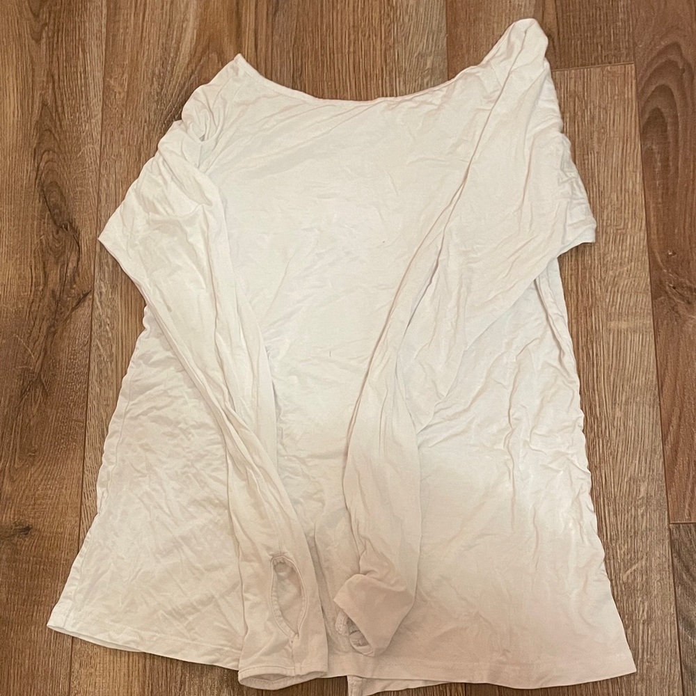 White thumb hole shirt, athletic shirt